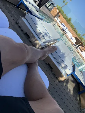 OnlyFans cuenta musclebuttguyfeet header 2