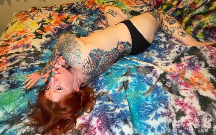 OnlyFans cuenta rhiannonred header 2