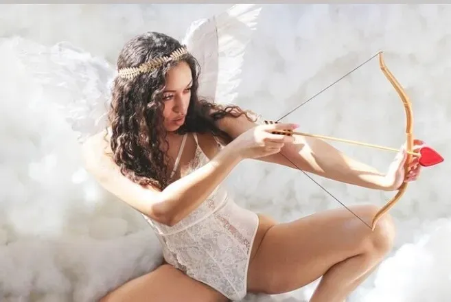 OnlyFans cuenta goldenkittee header 2