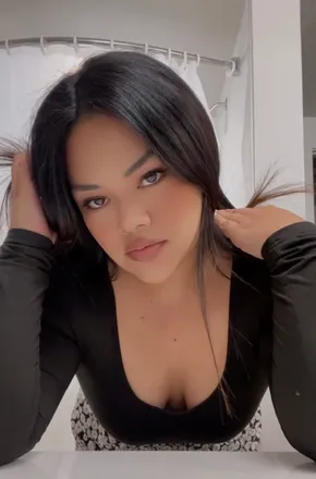 OnlyFans cuenta nikidoll header 2