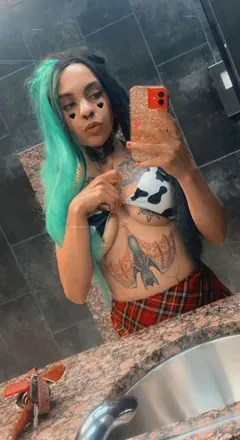 OnlyFans cuenta goth-moth-xl header 2