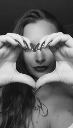 OnlyFans account  ashnikkienik8675309 header 2