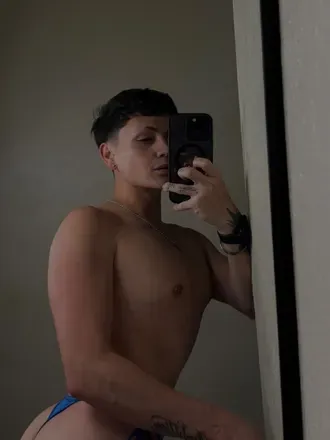 OnlyFans cuenta robert1017 avatar 1