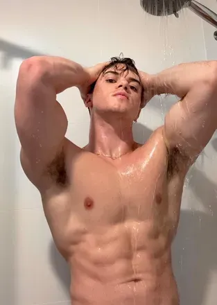 OnlyFans of lewmfit