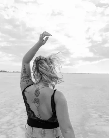 OnlyFans account  mercury22lynn avatar 1