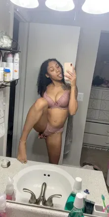 OnlyFans cuenta pretty_petite8 avatar 1