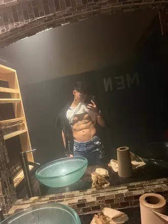 OnlyFans cuenta yourprettybadboyy header 2