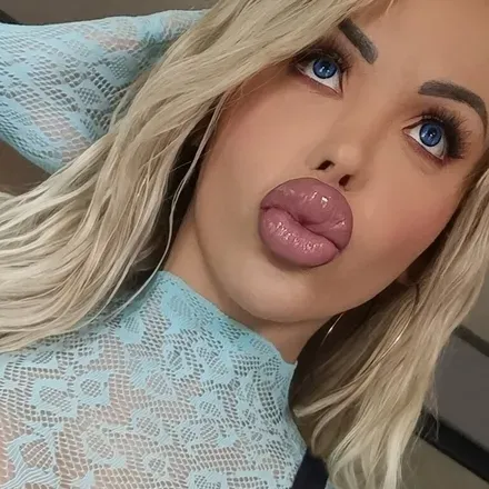 OnlyFans of paulinacatxxx