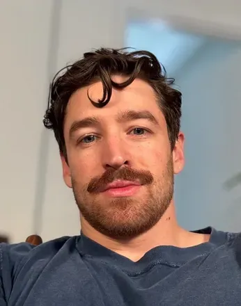 OnlyFans of holenextdoor