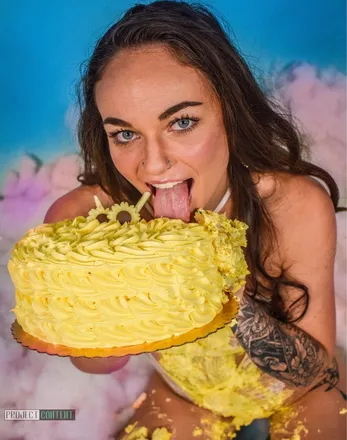 OnlyFans cuenta shesfineart header 2