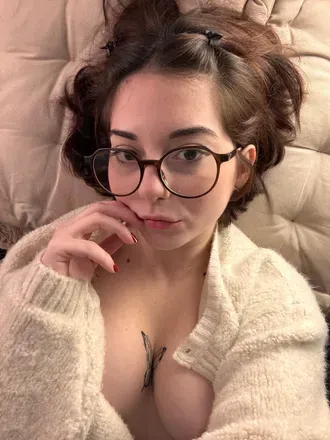 OnlyFans cuenta petitelouve27 avatar 1
