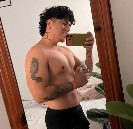 OnlyFans account  kike.ec header 2