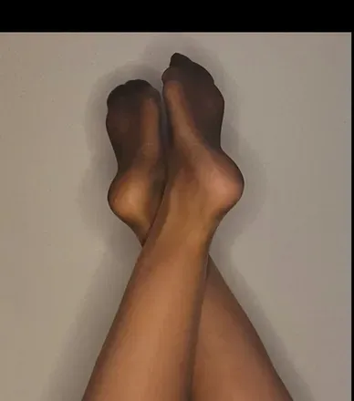 OnlyFans account  travelxbitch header 2
