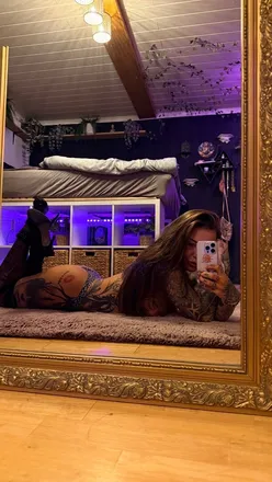 OnlyFans cuenta lea_katz header 2
