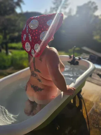 OnlyFans of rebeccasnudistfarm