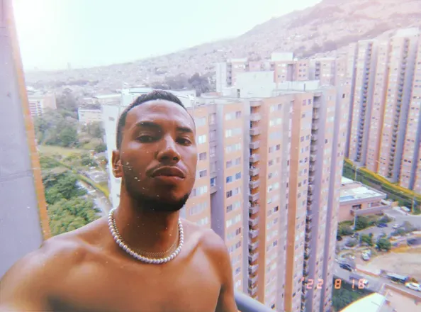 OnlyFans cuenta latinoyeisoon avatar 1