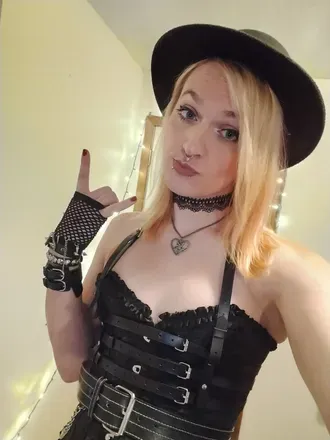 OnlyFans cuenta the.queen.keira header 2