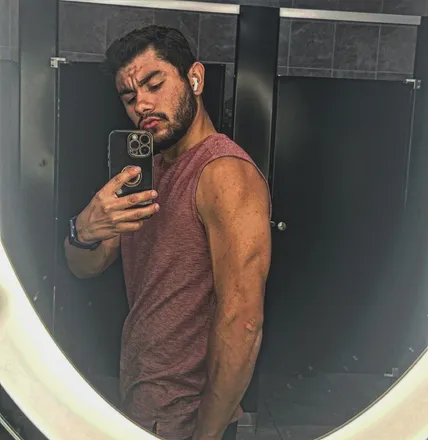 OnlyFans cuenta royal6923 header 2