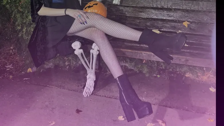 OnlyFans cuenta youcancallmelegs header 2