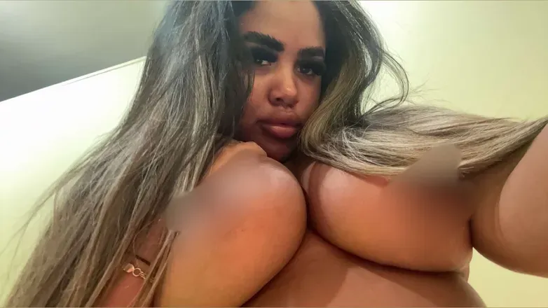 OnlyFans cuenta tiamilliexx header 2