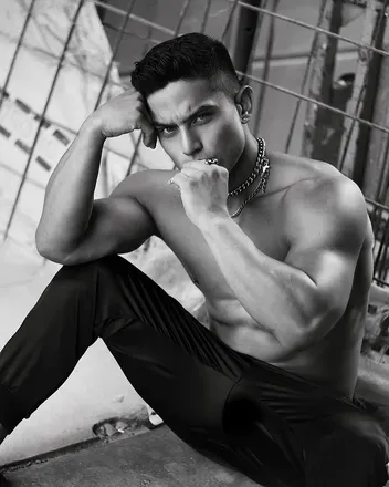 OnlyFans account  luis_one avatar 1