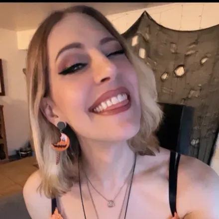 OnlyFans cuenta vhs_kitten avatar 1