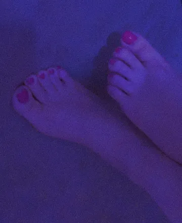 OnlyFans cuenta whatthefeet_3 header 2