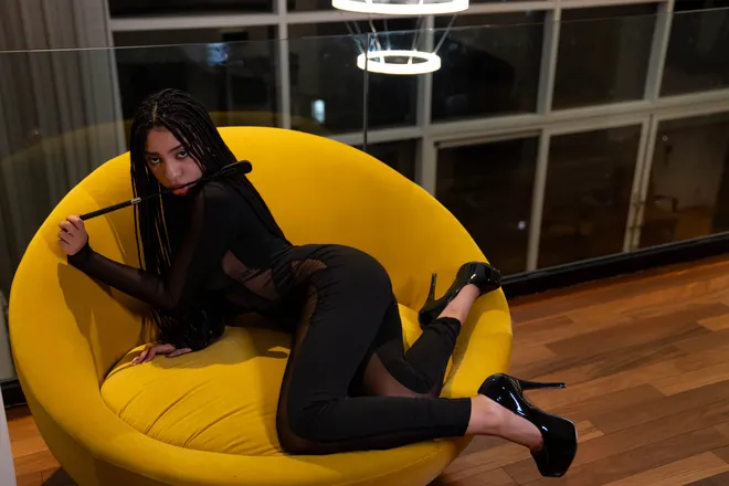 OnlyFans cuenta chanelownsme header 2