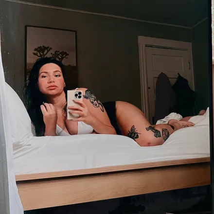 OnlyFans cuenta beesxknees header 2