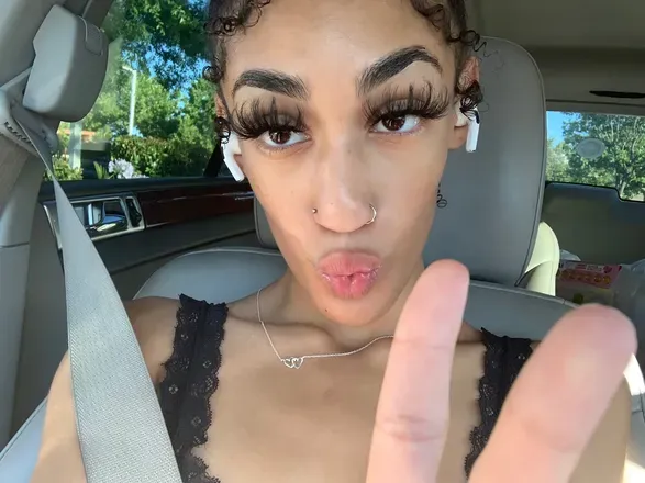 OnlyFans cuenta skyluvschoclate avatar 1