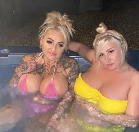 OnlyFans cuenta bustyblondeduo avatar 1