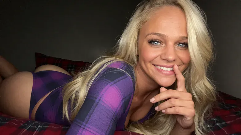 OnlyFans account  chelsiaslilsecret header 2