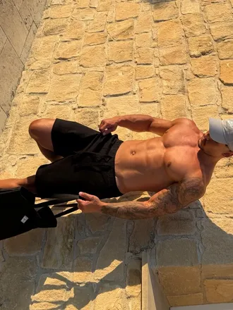 OnlyFans account  salesxlife header 2