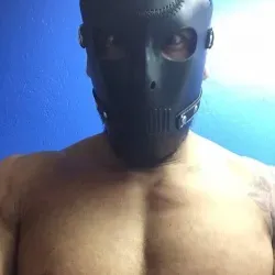OnlyFans account  karlokarrera avatar 1