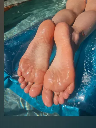 OnlyFans cuenta sarasfeet1992 avatar 1