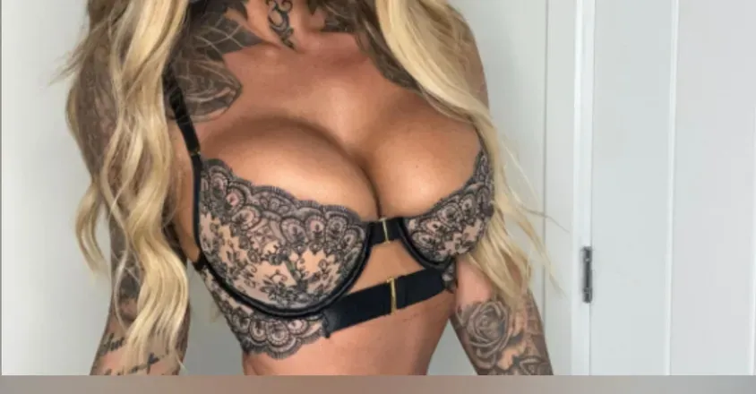 OnlyFans cuenta kayleighwanless header 2