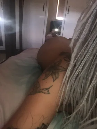 OnlyFans cuenta bella_rae666 header 2
