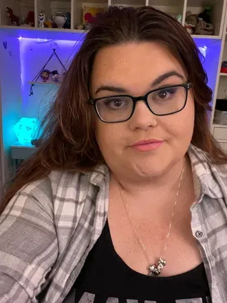 OnlyFans cuenta nerdycurvycutie avatar 1