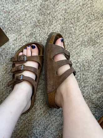 OnlyFans cuenta lovetoshowmyfeet4 header 2