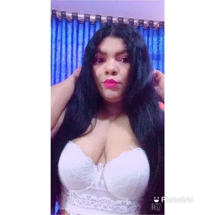 OnlyFans cuenta luciicurvy header 2