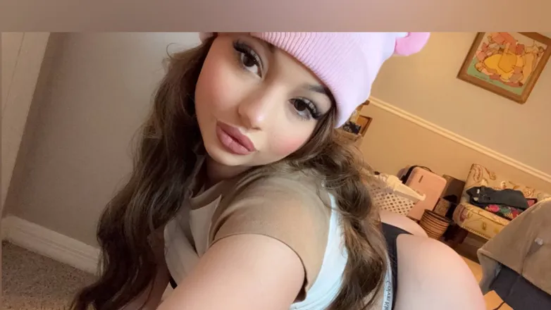 OnlyFans cuenta iamyourshyyyy header 2