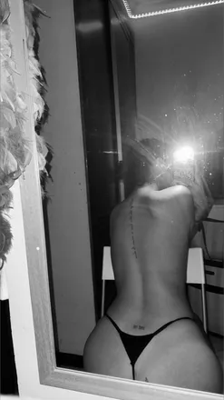 OnlyFans cuenta carlitakiss header 2