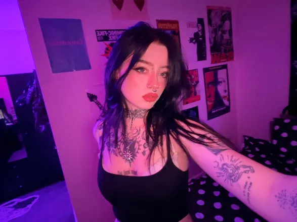 OnlyFans of ravenrly