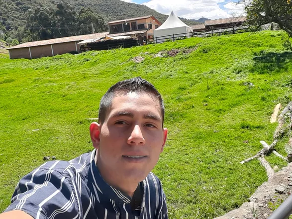 OnlyFans account  luishotlatino header 2