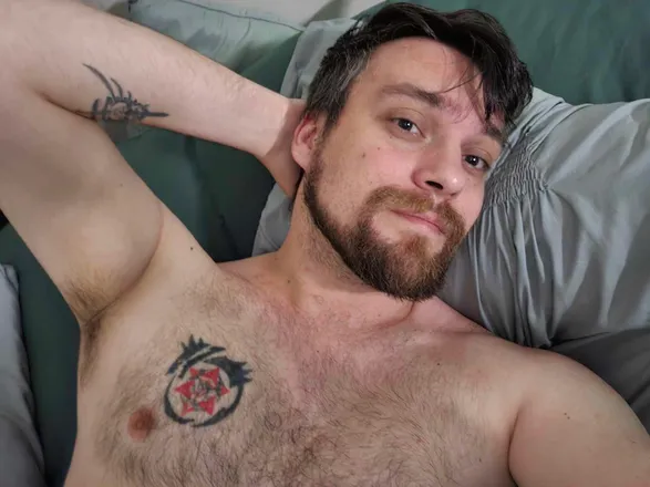 OnlyFans account  deaviant header 2