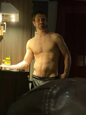 OnlyFans account  youraverageguy1 header 2
