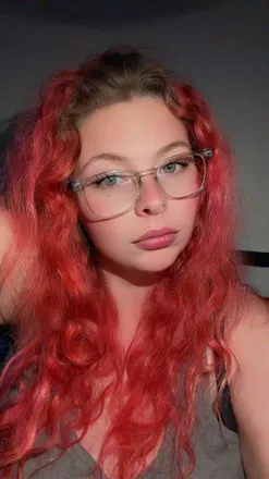 OnlyFans cuenta redqueenofharts avatar 1