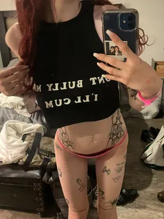 OnlyFans account  definitelynotd avatar 1