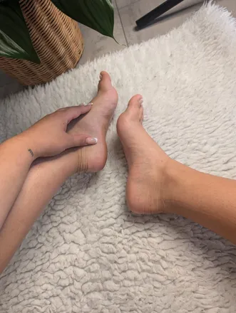 OnlyFans cuenta lillyberryyfeet header 2