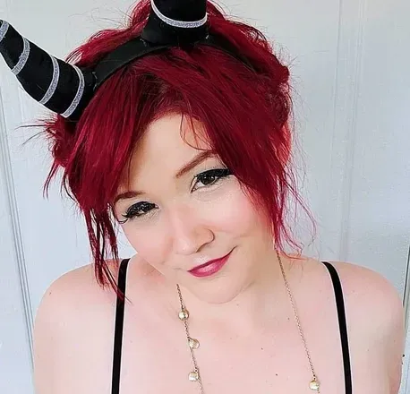 OnlyFans account  pixiehips avatar 1